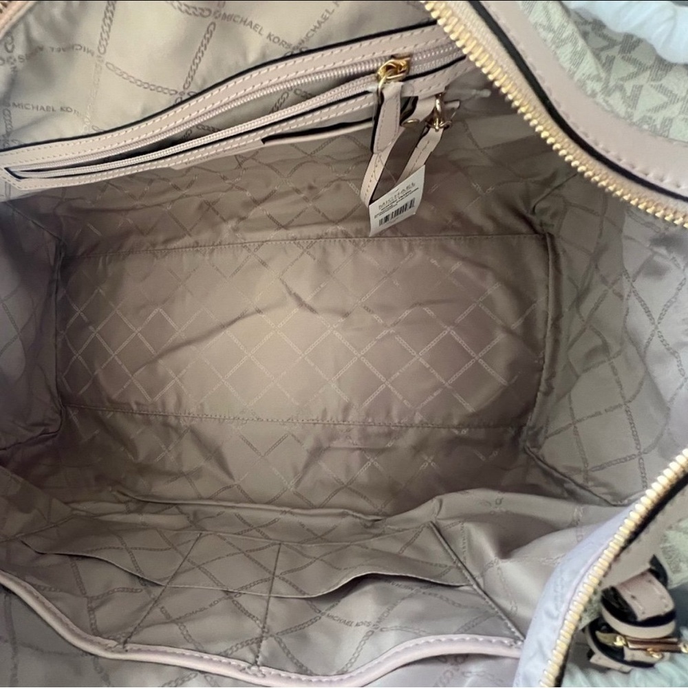 Michael Kors XL Bedford duffle - Picture 8 of 16